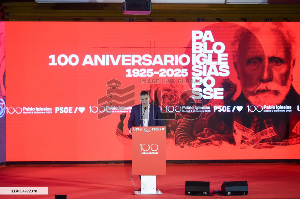 Pedro Sánchez and Pepe Álvarez take part in the event marking the centenary of the death of Pablo Iglesias Posse