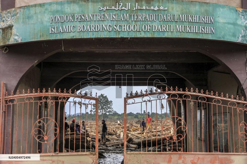 Landslides Destroy Aceh Villages - Indonesia