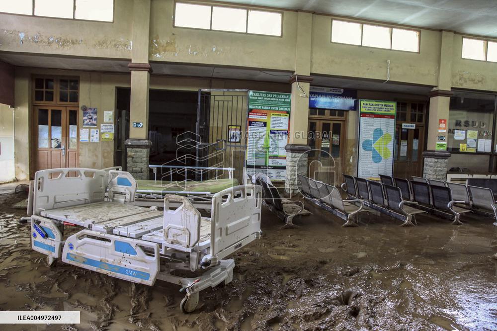 Landslides Destroy Aceh Villages - Indonesia