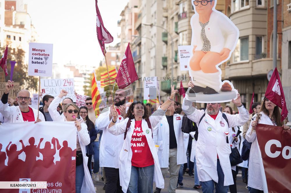 Demonstration of Metges De Catalunya for The Statewide Medical Strike - Spain