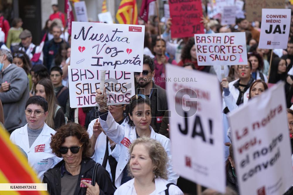 Demonstration of Metges De Catalunya for The Statewide Medical Strike - Spain
