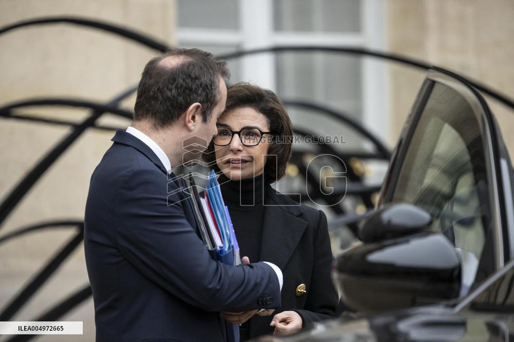 Weekly Cabinet Meeting - Paris