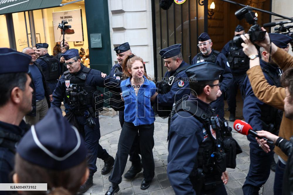 Nicolas Sarkozy at His First Book Signing for Le Journal D'un Prisonnier - Paris