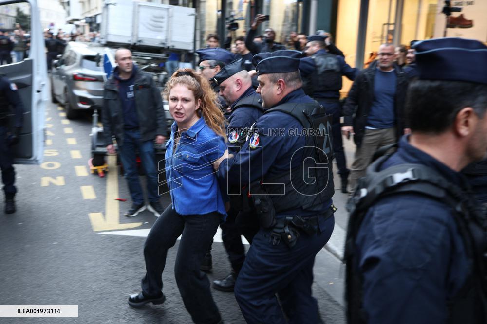 Nicolas Sarkozy at His First Book Signing for Le Journal D'un Prisonnier - Paris