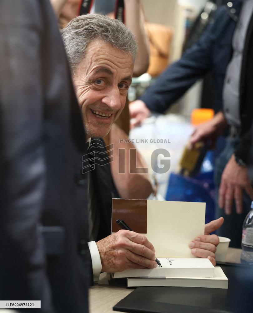 Nicolas Sarkozy at His First Book Signing for Le Journal D'un Prisonnier - Paris