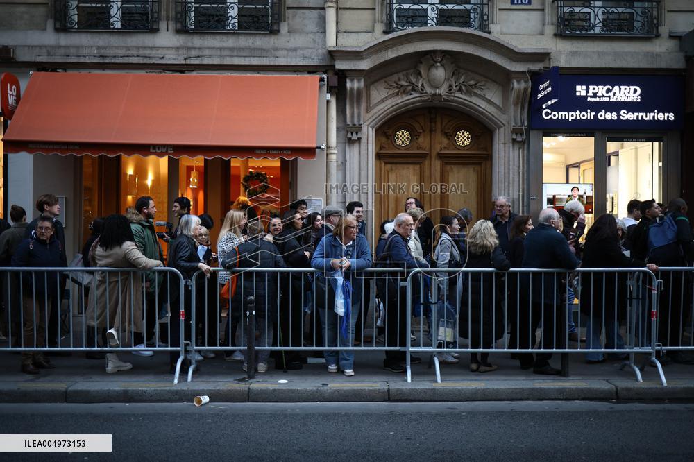Nicolas Sarkozy at His First Book Signing for Le Journal D'un Prisonnier - Paris