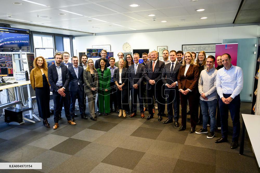 King Willem-Alexander Visits General Treasury Agency - The Hague