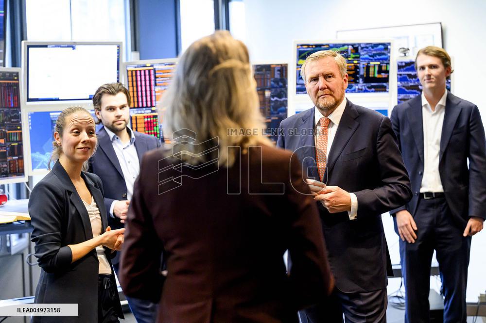 King Willem-Alexander Visits General Treasury Agency - The Hague