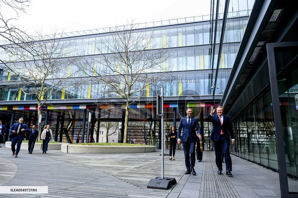 King Willem-Alexander Visits General Treasury Agency - The Hague