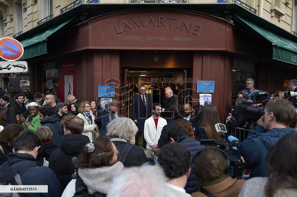 Nicolas Sarkozy at His First Book Signing for Le Journal D'un Prisonnier - Paris