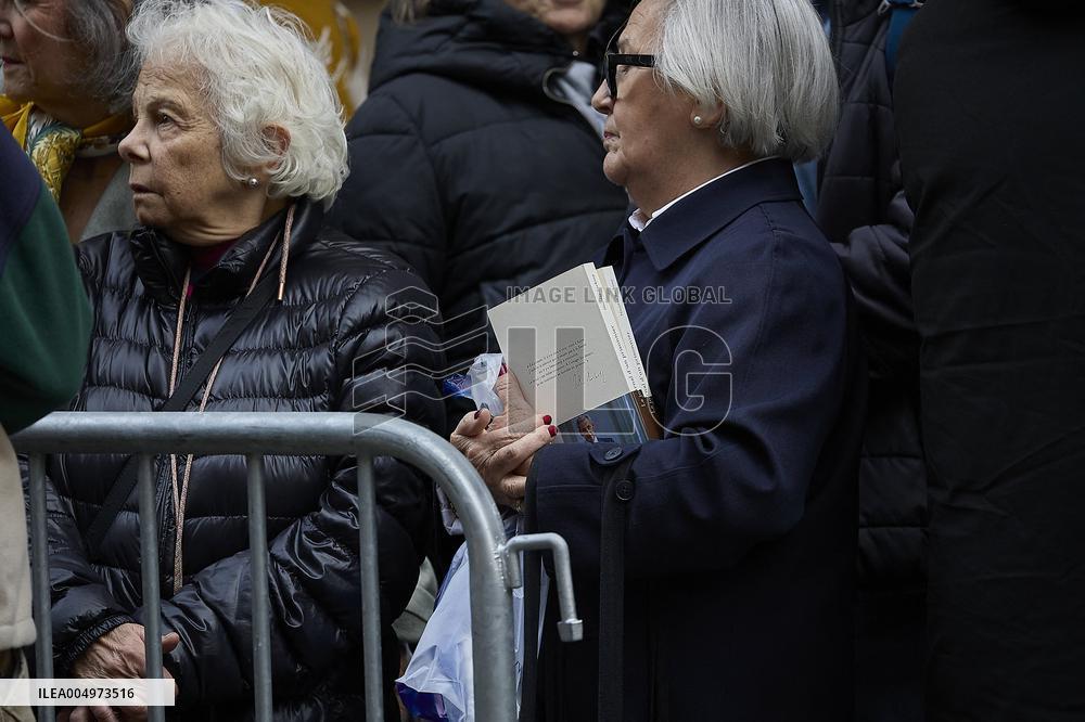 Nicolas Sarkozy at His First Book Signing for Le Journal D'un Prisonnier - Paris
