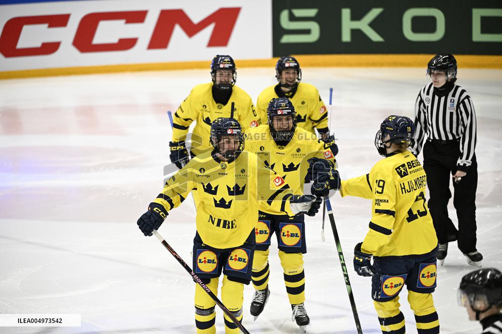 Women's EHT match Finland vs Sweden