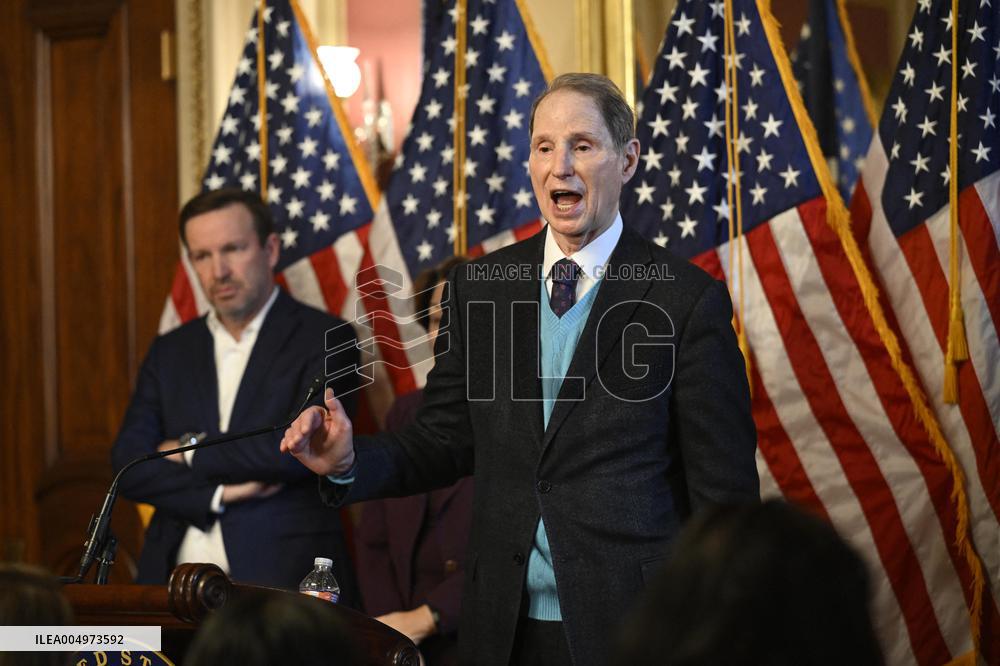 Press conference held by Senate Minority leadership