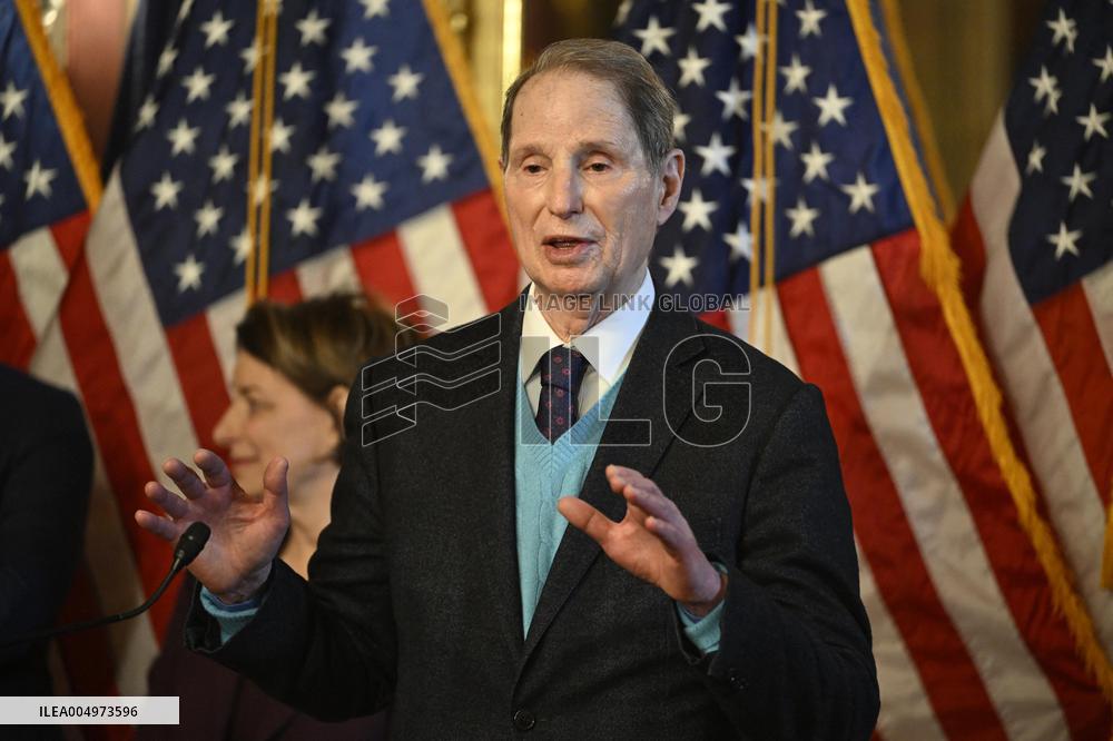 Press conference held by Senate Minority leadership