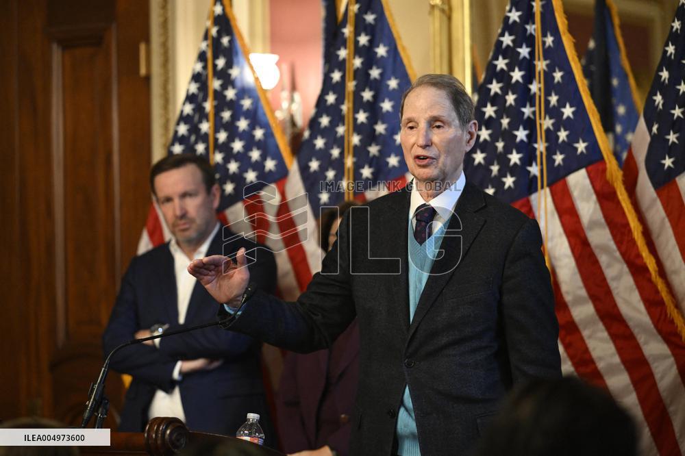 Press conference held by Senate Minority leadership