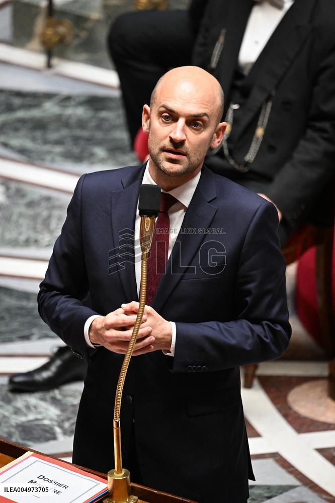 Session of Questions to The Government - Paris