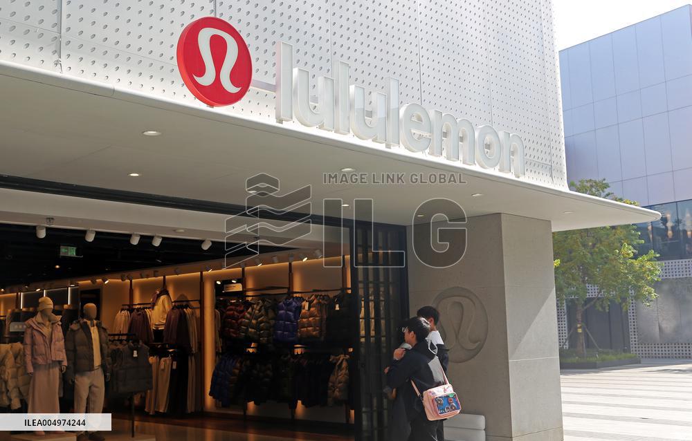 Lululemon Store