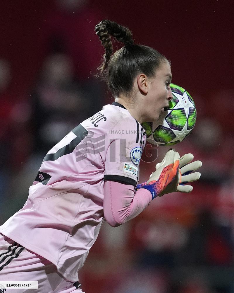 UEFA Women's Champions League - Atletico de Madrid v FC Bayern Munchen