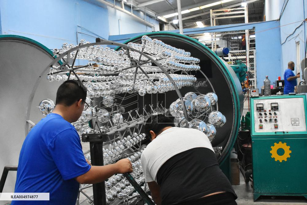 Production of Christmas Glass Spheres - Mexico