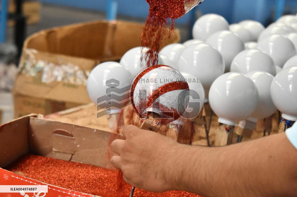 Production of Christmas Glass Spheres - Mexico
