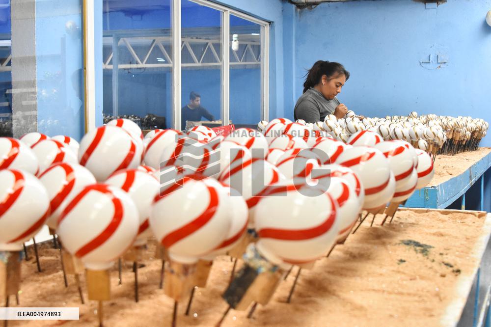 Production of Christmas Glass Spheres - Mexico