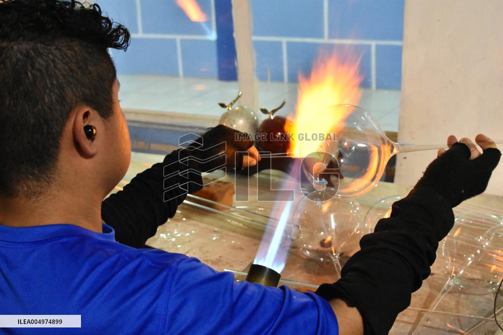 Production of Christmas Glass Spheres - Mexico