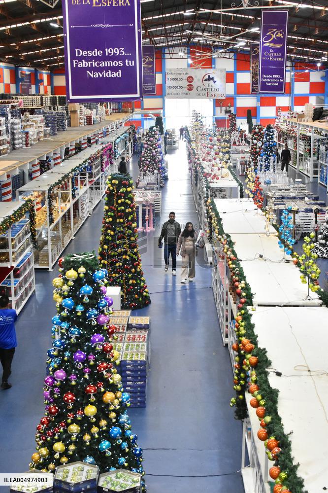 Production of Christmas Glass Spheres - Mexico