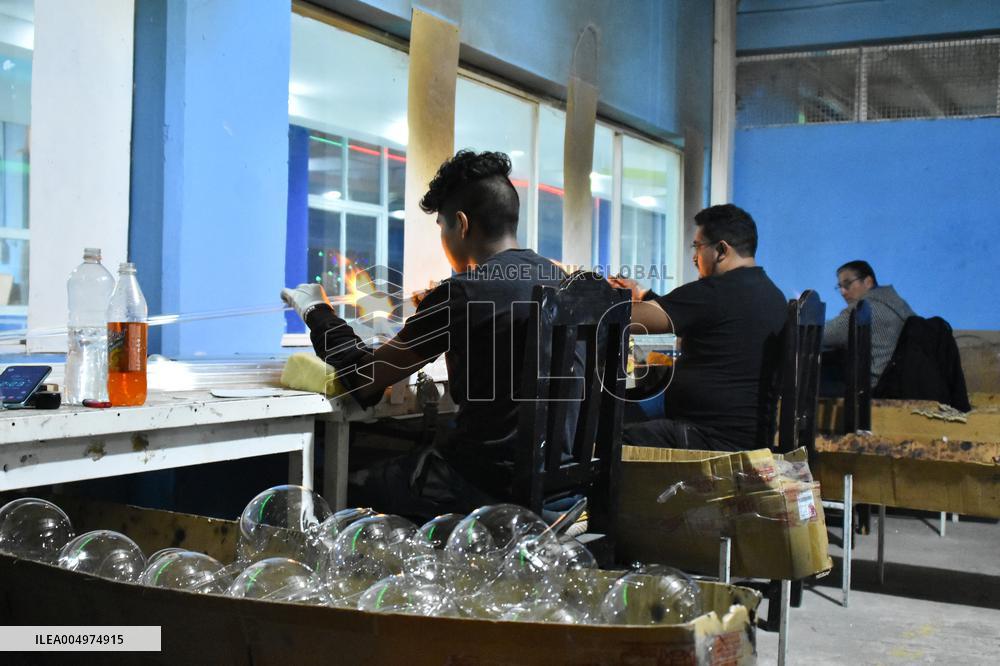 Production of Christmas Glass Spheres - Mexico