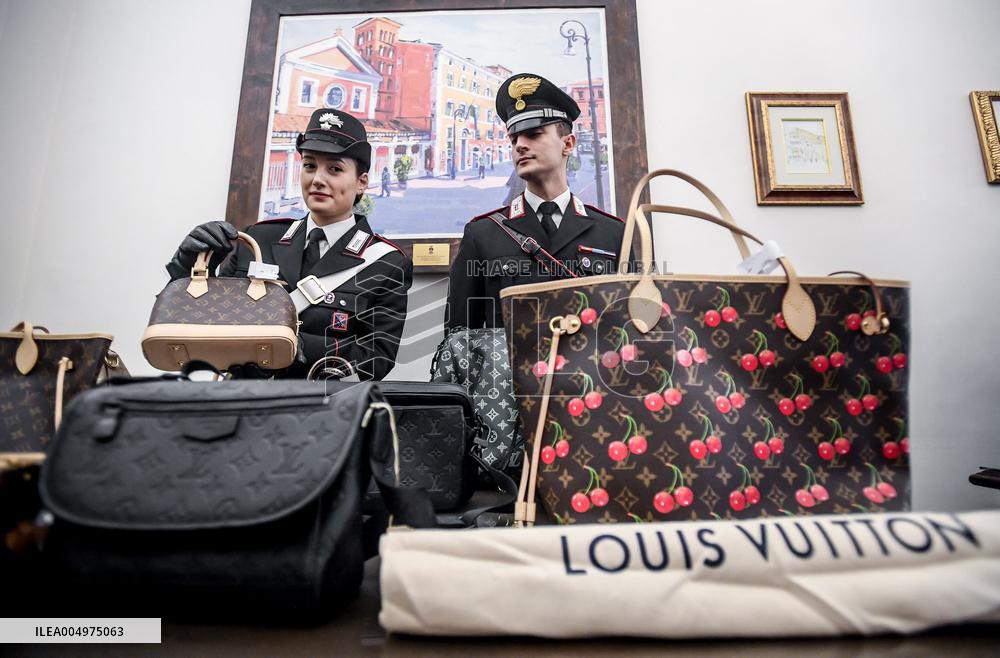 Carabinieri Return Stolen Bags In Press Conference - Rome