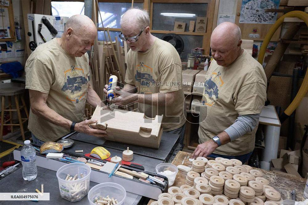 Making Toys from Wood Scraps - Kansas