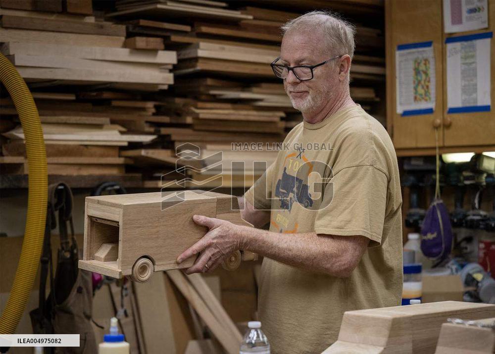 Making Toys from Wood Scraps - Kansas