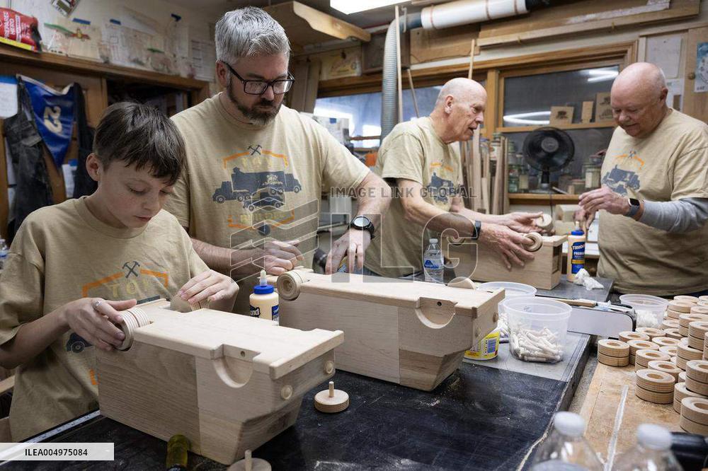 Making Toys from Wood Scraps - Kansas