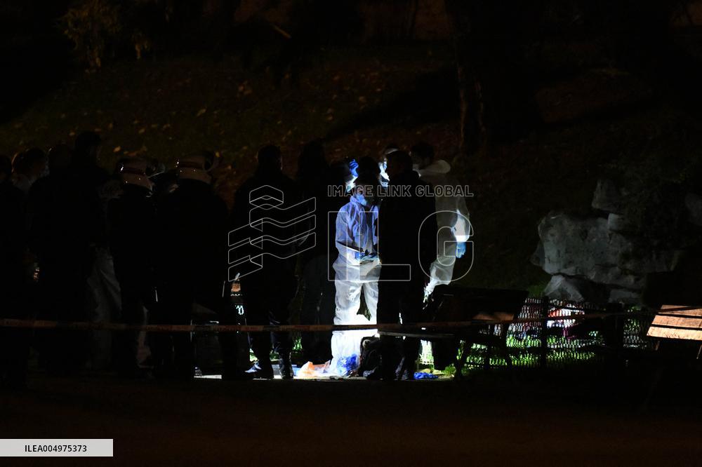 Homeless Man Commits Suicide at Trocadero - Paris