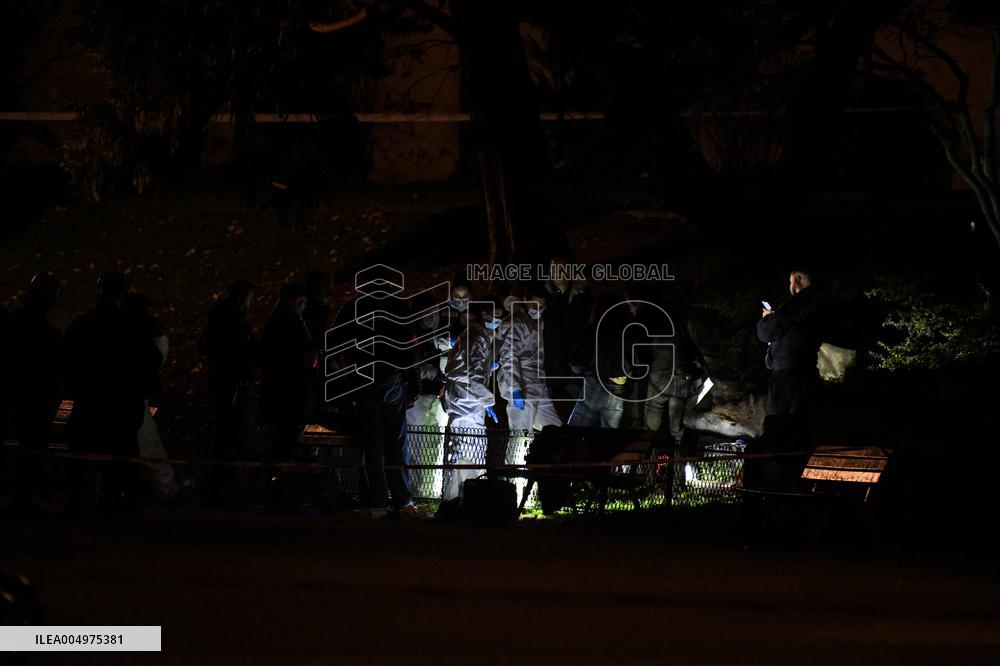 Homeless Man Commits Suicide at Trocadero - Paris