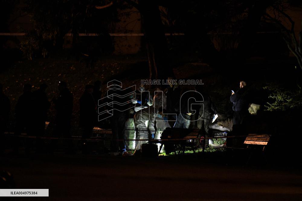 Homeless Man Commits Suicide at Trocadero - Paris