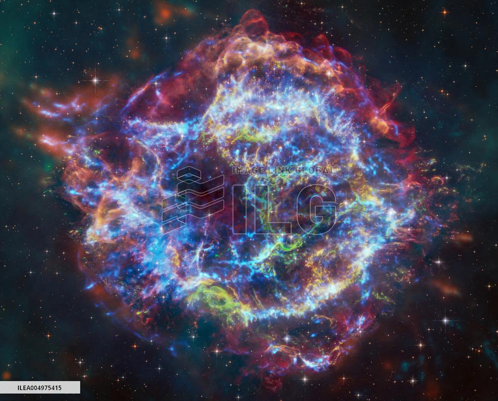 Star Explosion Reveals New Space Ingredients
