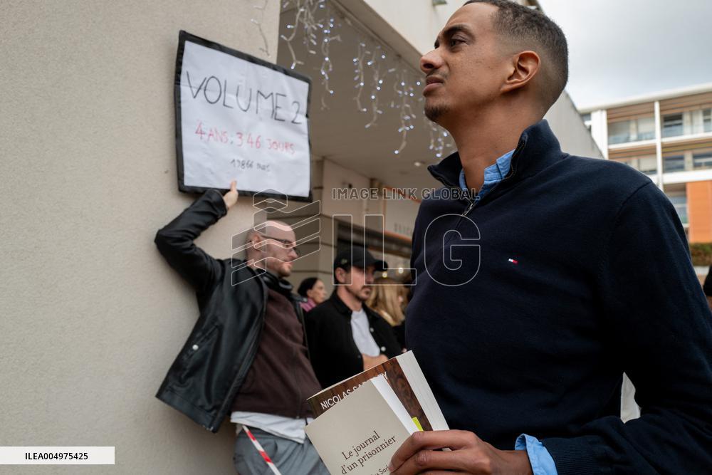 Book Signing for Nicolas Sarkozy's Book Journal D'un Prisonnier - Marseille