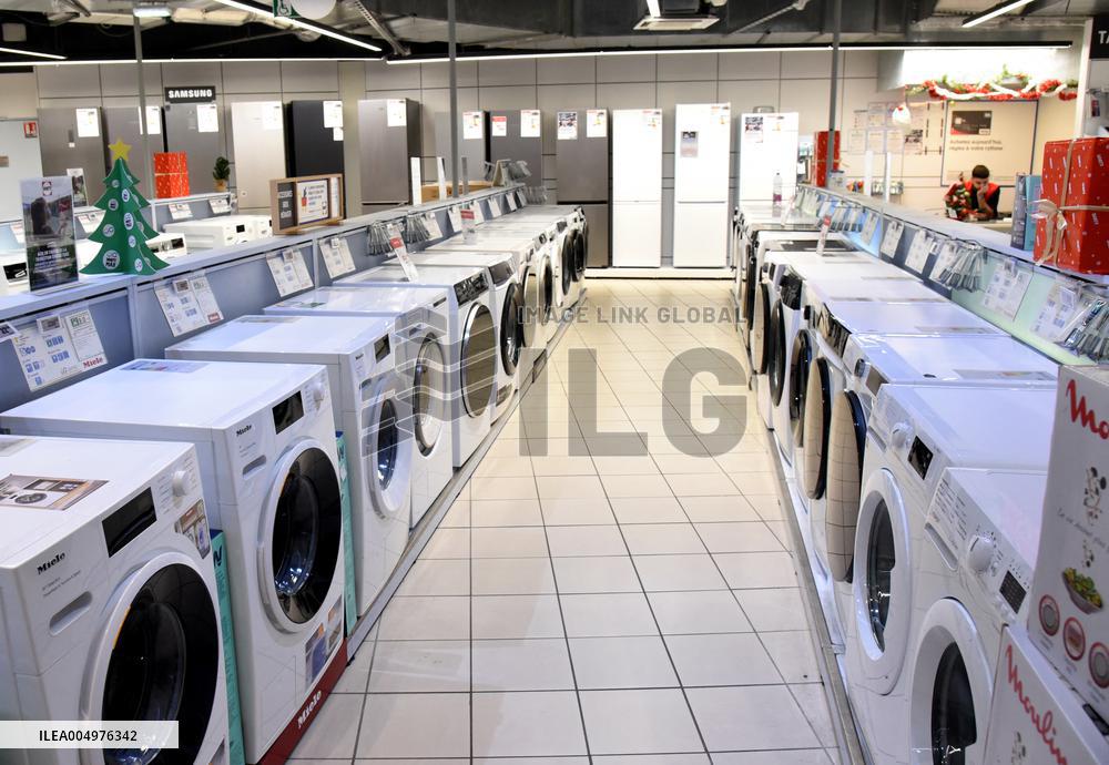 Brandt Appliances Liquidated 700 Jobs Lost - Paris