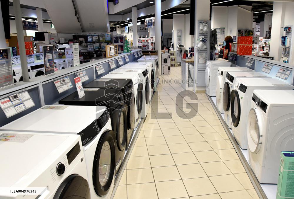 Brandt Appliances Liquidated 700 Jobs Lost - Paris