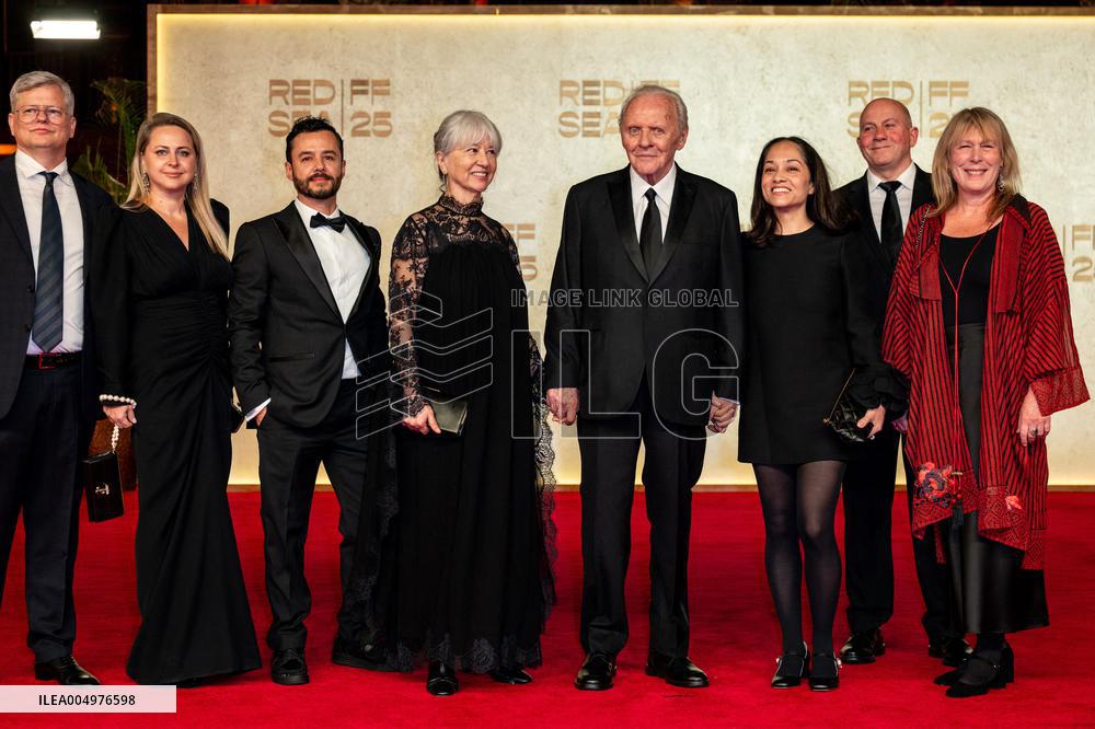 Anthony Hopkins Attend Closing of Red Sea Film Festival - Jeddah