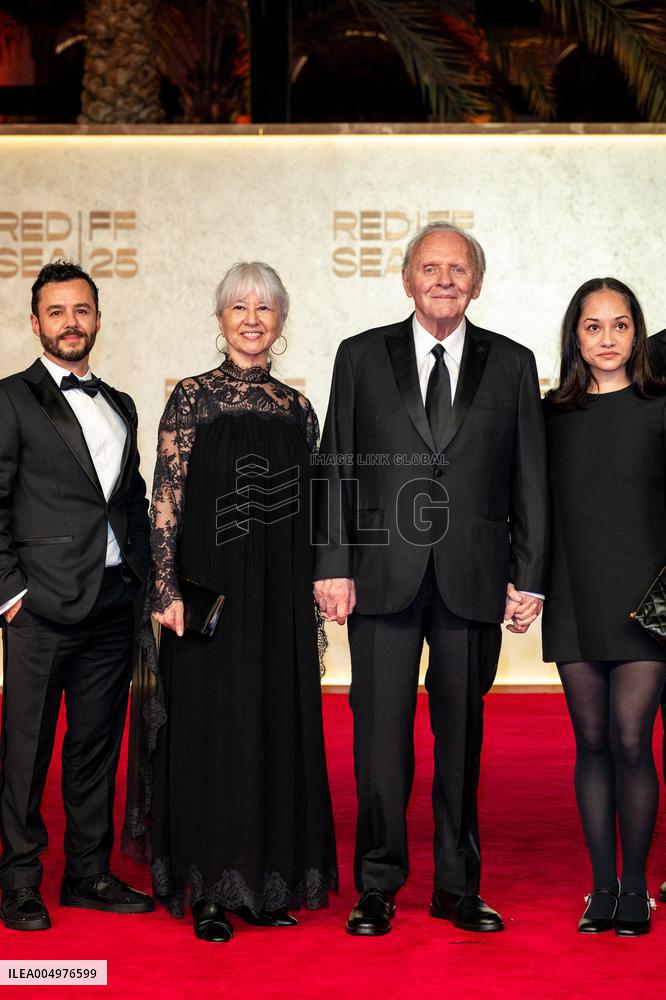 Anthony Hopkins Attend Closing of Red Sea Film Festival - Jeddah