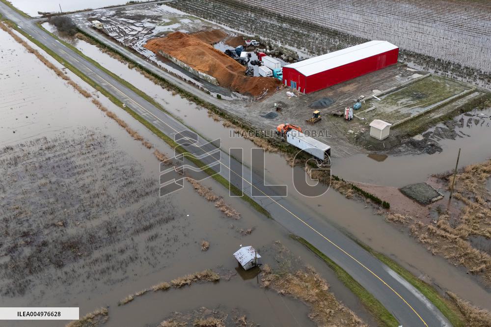 Canada Suffers Severe Flooding and Thousands Evacuated