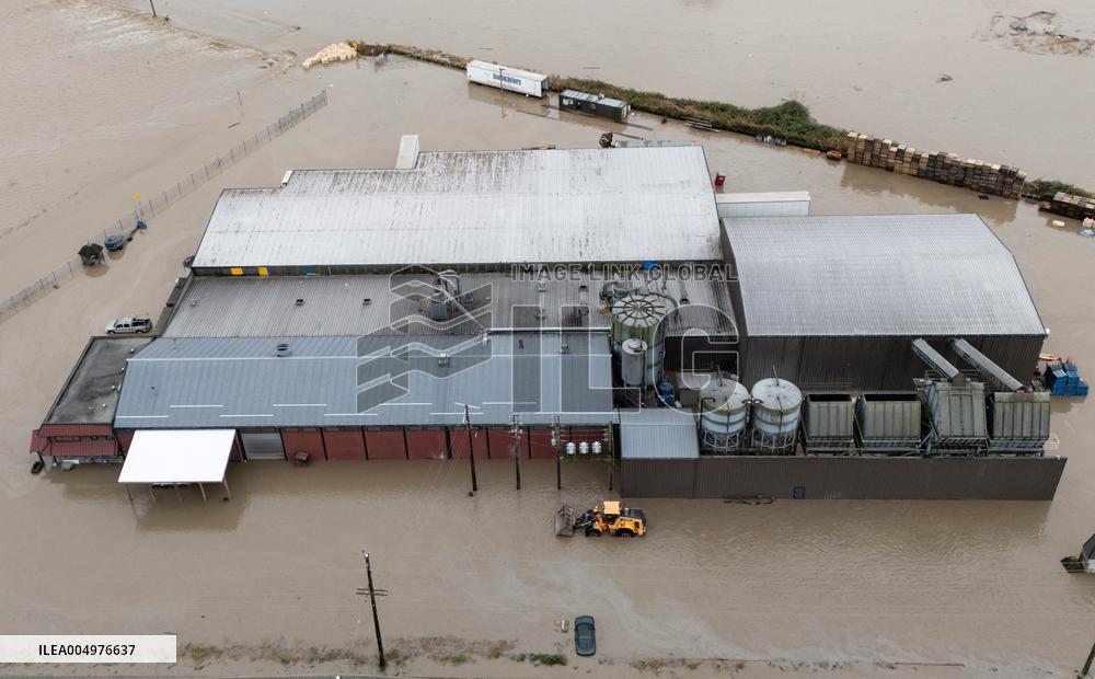 Canada Suffers Severe Flooding and Thousands Evacuated