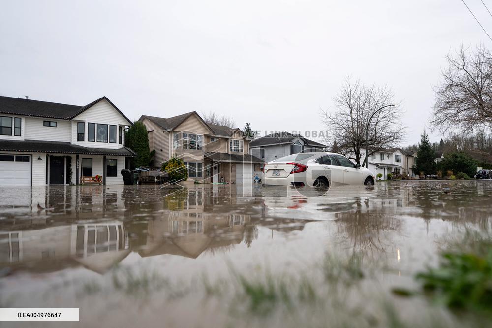 Canada Suffers Severe Flooding and Thousands Evacuated