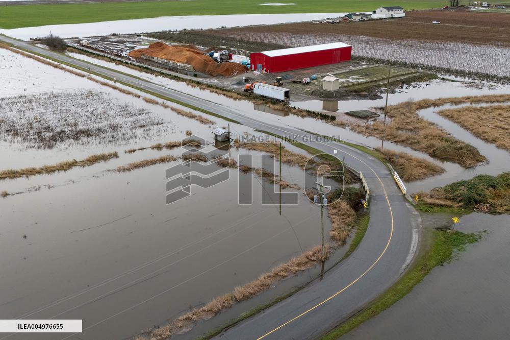 Canada Suffers Severe Flooding and Thousands Evacuated