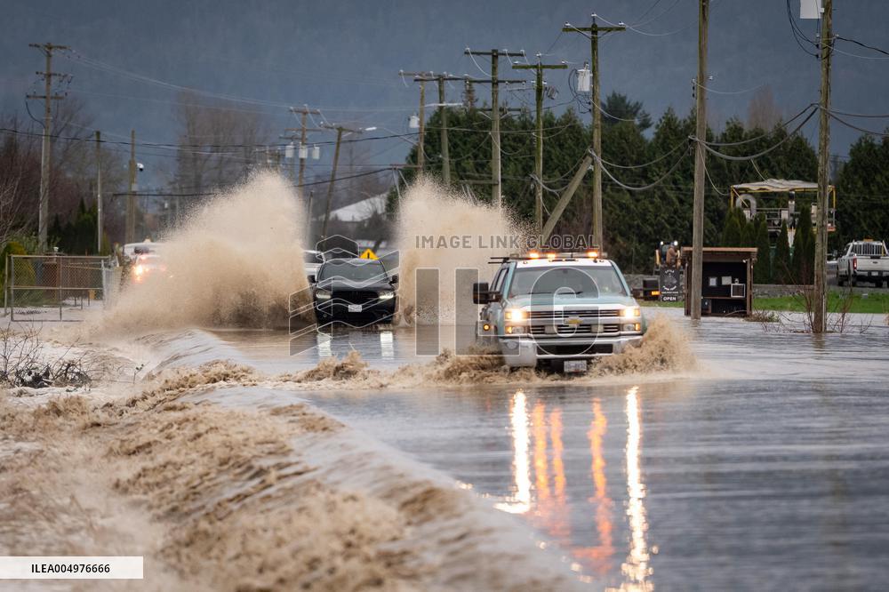 Canada Suffers Severe Flooding and Thousands Evacuated