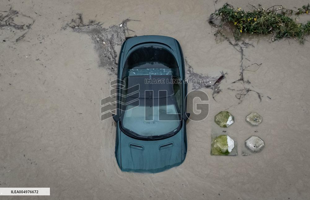 Canada Suffers Severe Flooding and Thousands Evacuated