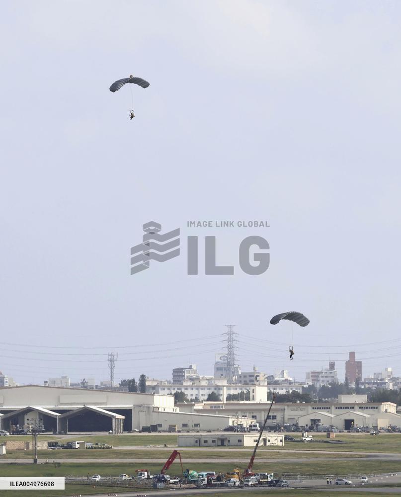 U.S. military parachute drill