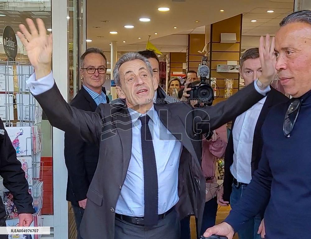 Nicolas Sarkozy Signing Copies of His Book - Marseille