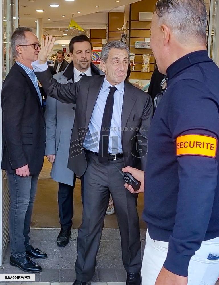 Nicolas Sarkozy Signing Copies of His Book - Marseille